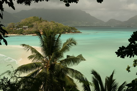 View from Moyenne Island.jpg